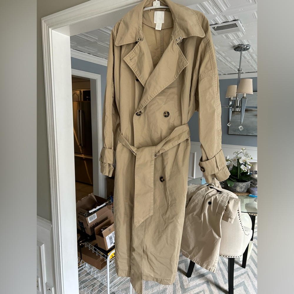 Zara trench m/l.  Lightweight